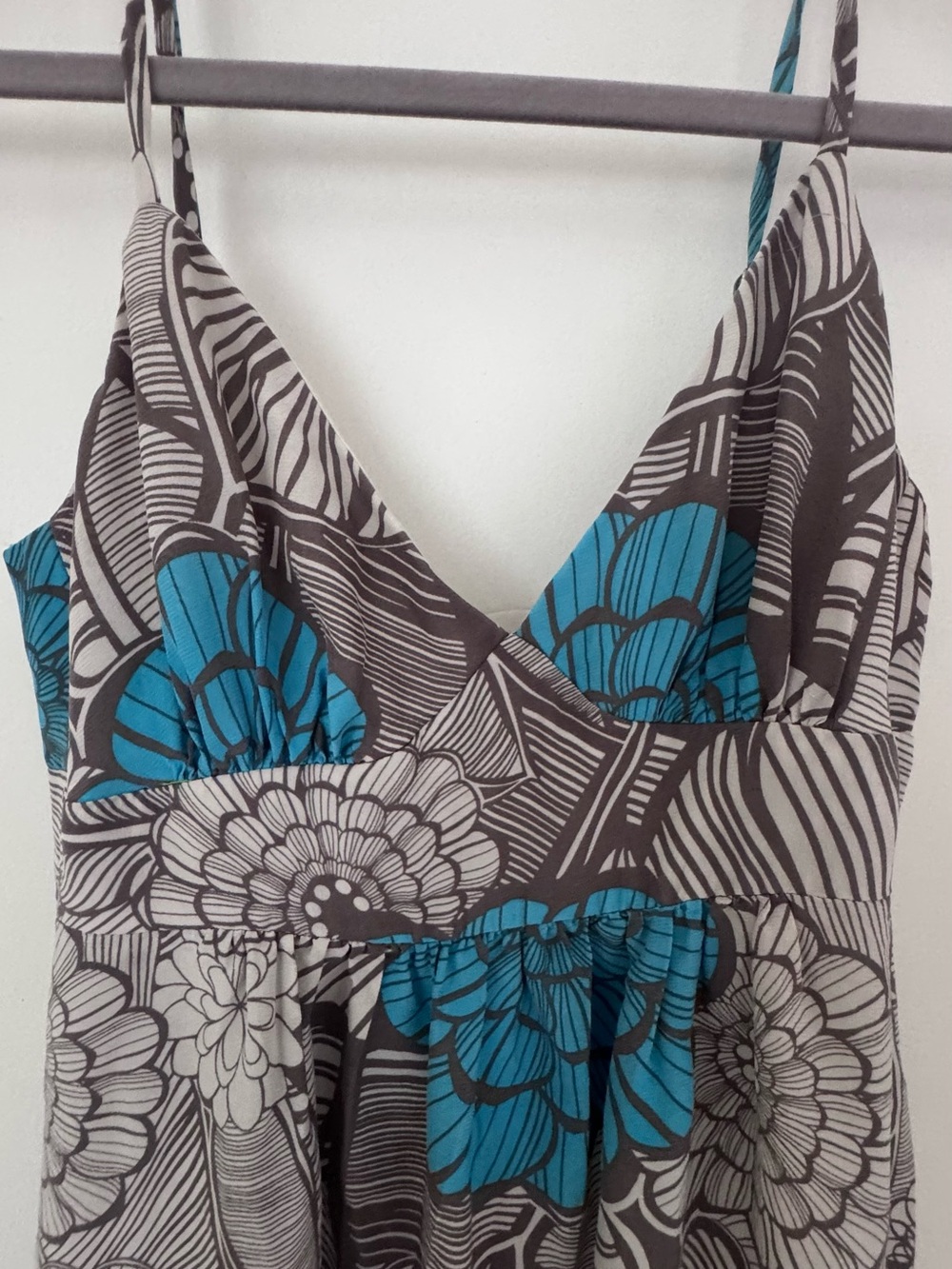 Trina Turk 100% Silk Blue and Gray Floral Maxi Dress Size 0 Summer Beach Coastal - Picture 5 of 9